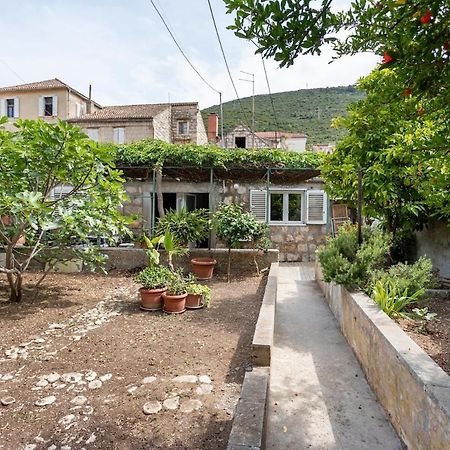 Apartments Martinis Vis Luaran gambar