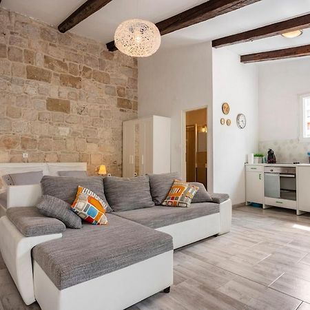 Apartments Martinis Vis Luaran gambar