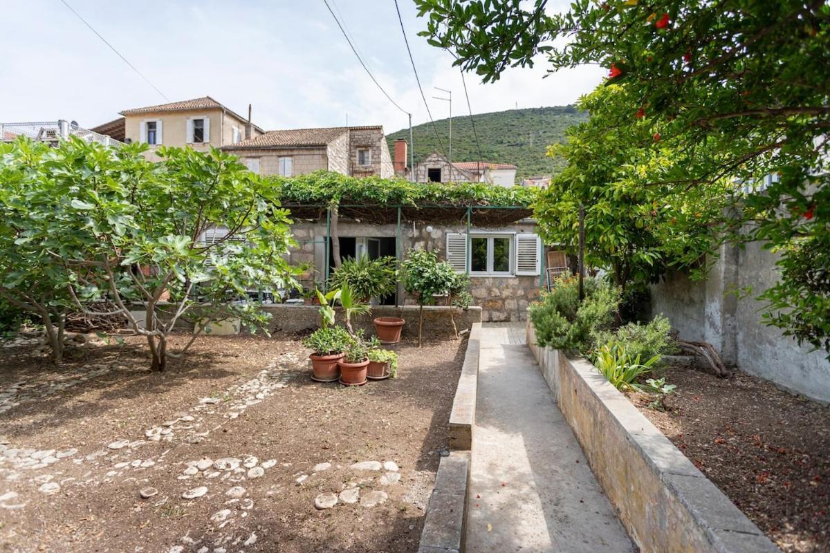 Apartments Martinis Vis Luaran gambar