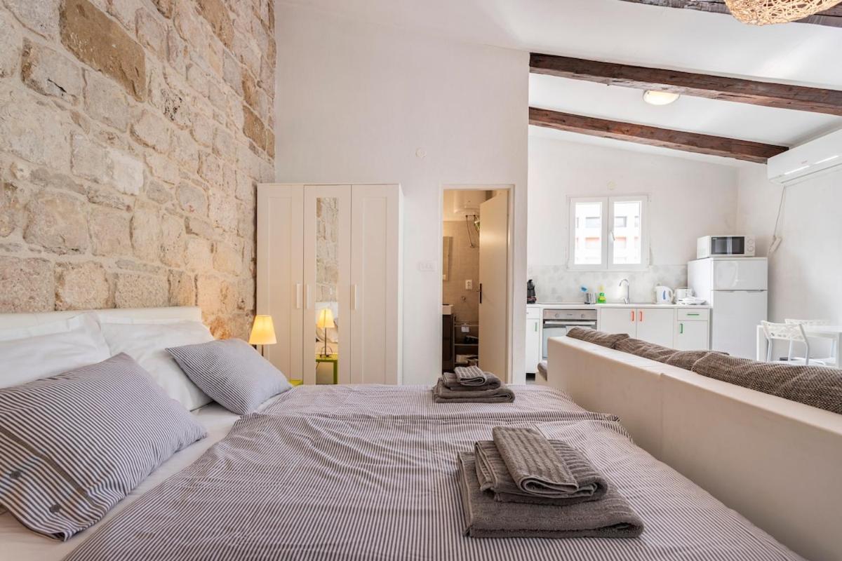 Apartments Martinis Vis Luaran gambar