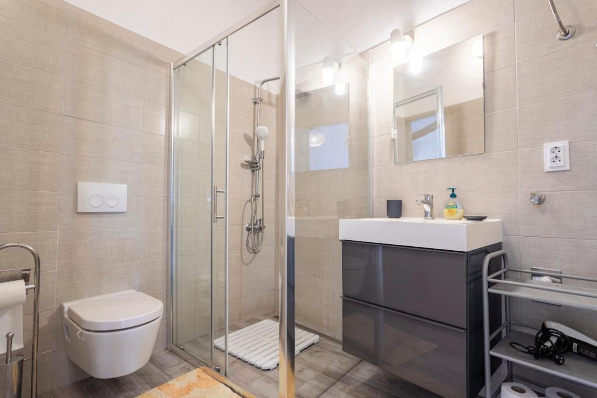 Apartments Martinis Vis Luaran gambar