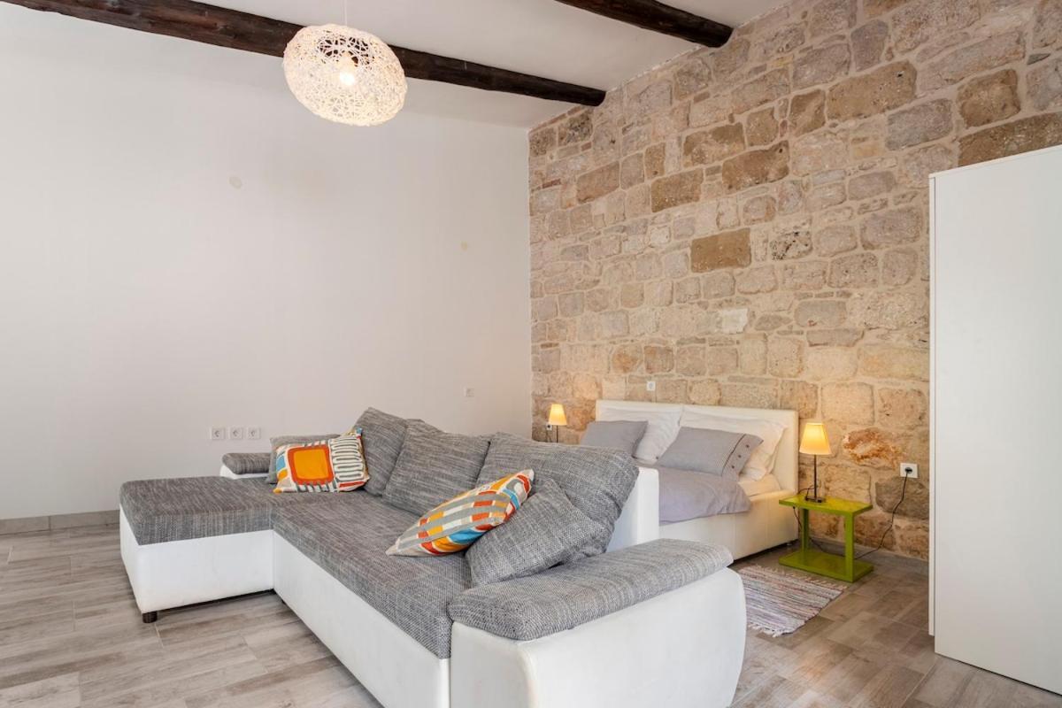 Apartments Martinis Vis Luaran gambar