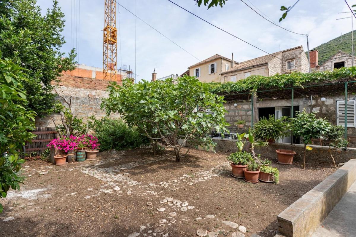 Apartments Martinis Vis Luaran gambar