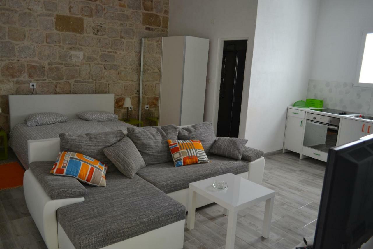 Apartments Martinis Vis Luaran gambar