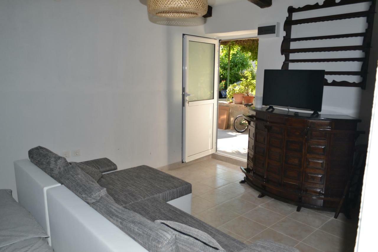 Apartments Martinis Vis Luaran gambar
