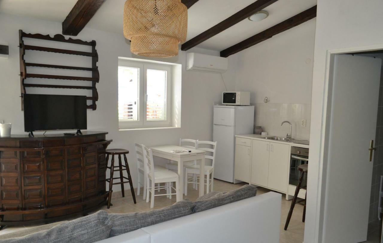 Apartments Martinis Vis Luaran gambar