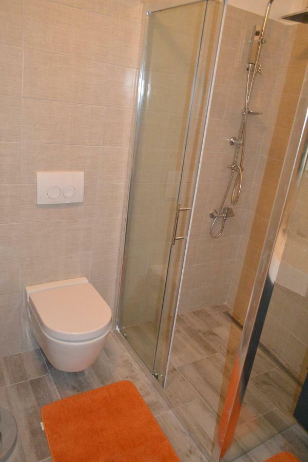 Apartments Martinis Vis Luaran gambar