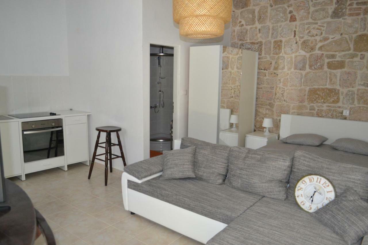 Apartments Martinis Vis Luaran gambar