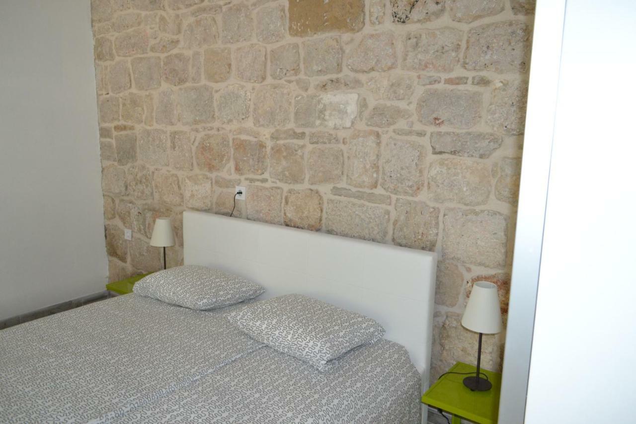 Apartments Martinis Vis Luaran gambar